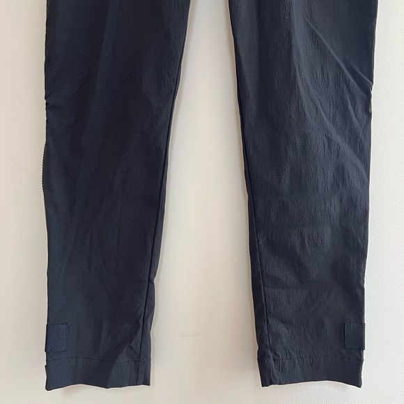 NWT Athleta Trekkie Belted Straight Leg Pant in Black, size 8 - Picture 6 of 13